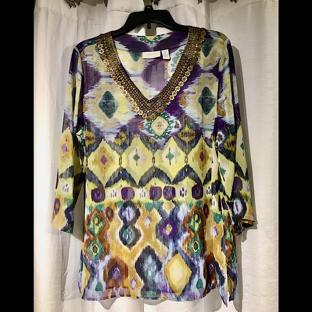 Chicos sz 2 multi color gorgeous gold details on v-neck